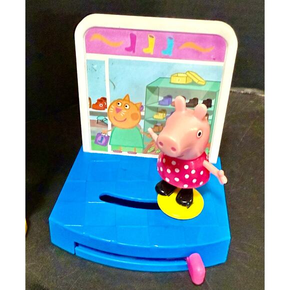 Peppa’s Shopping Mall 3 Figures Playset & helicopter elevator works! - Picture 3 of 10